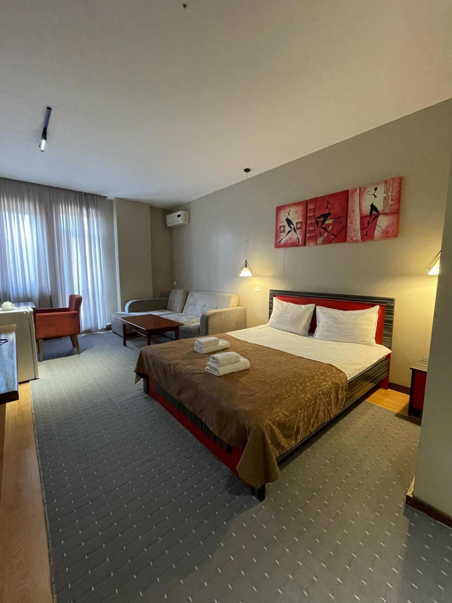 Salam Hotel Ош Екстериор снимка