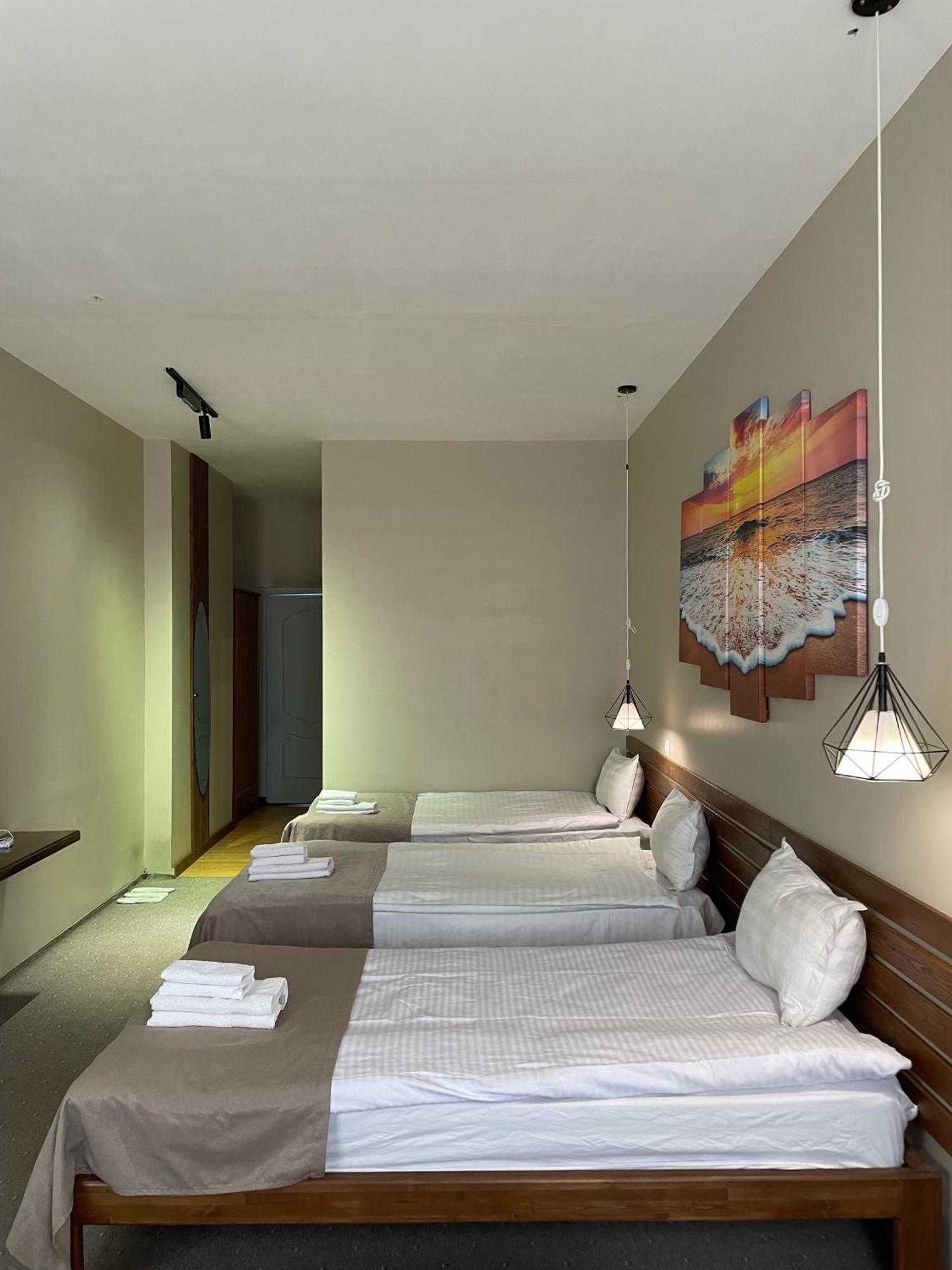 Salam Hotel Ош Екстериор снимка