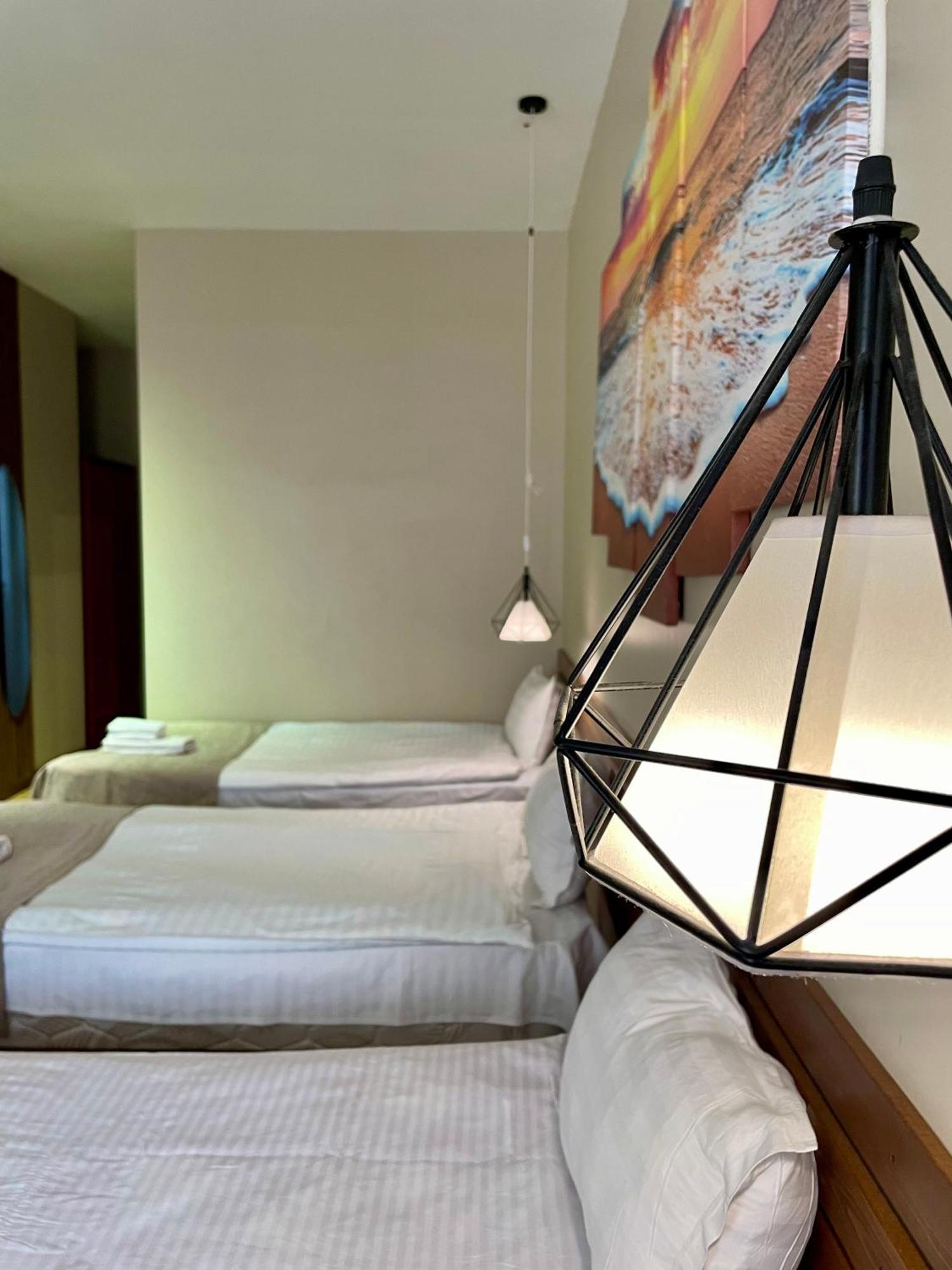Salam Hotel Ош Екстериор снимка
