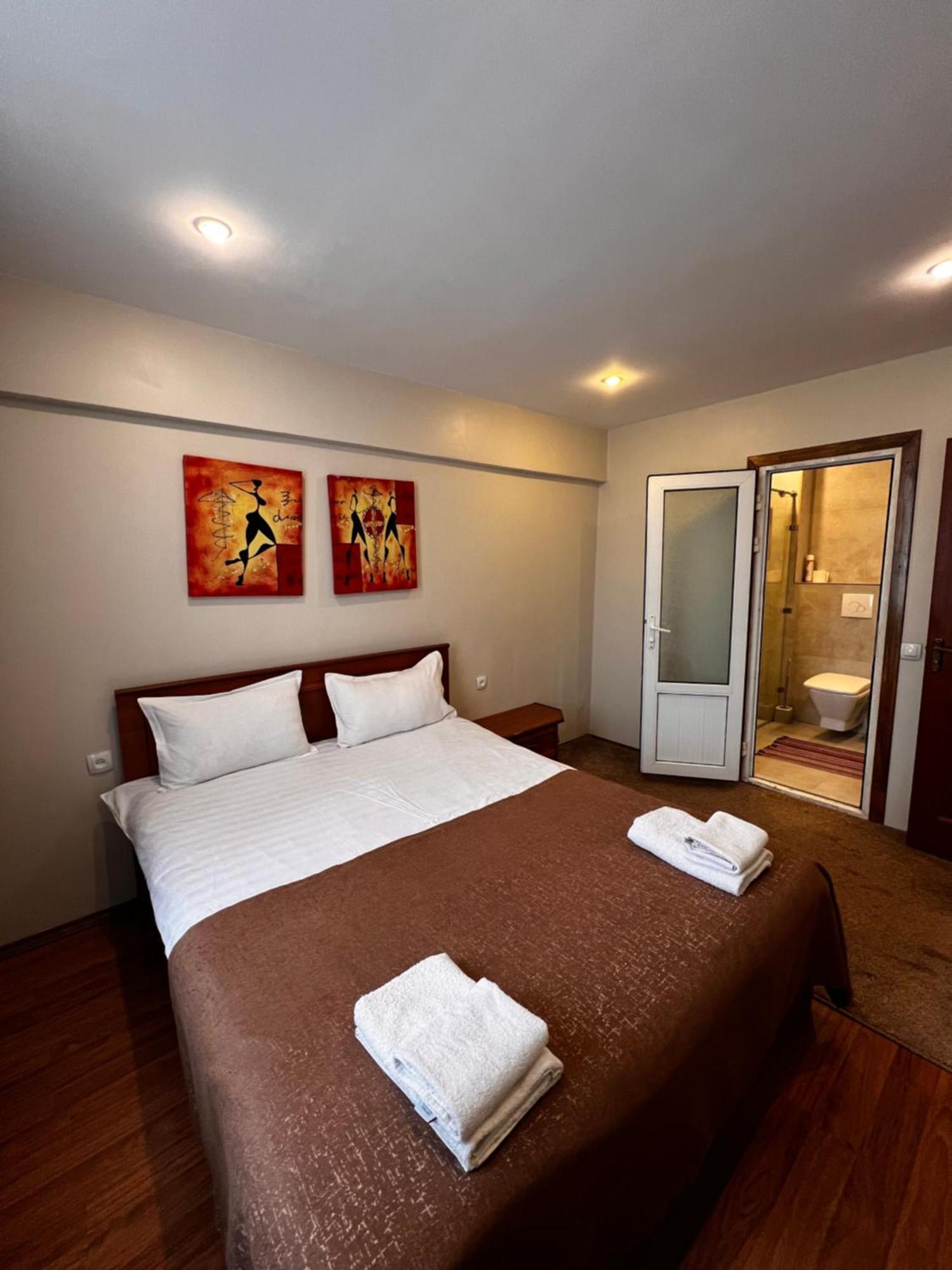 Salam Hotel Ош Екстериор снимка