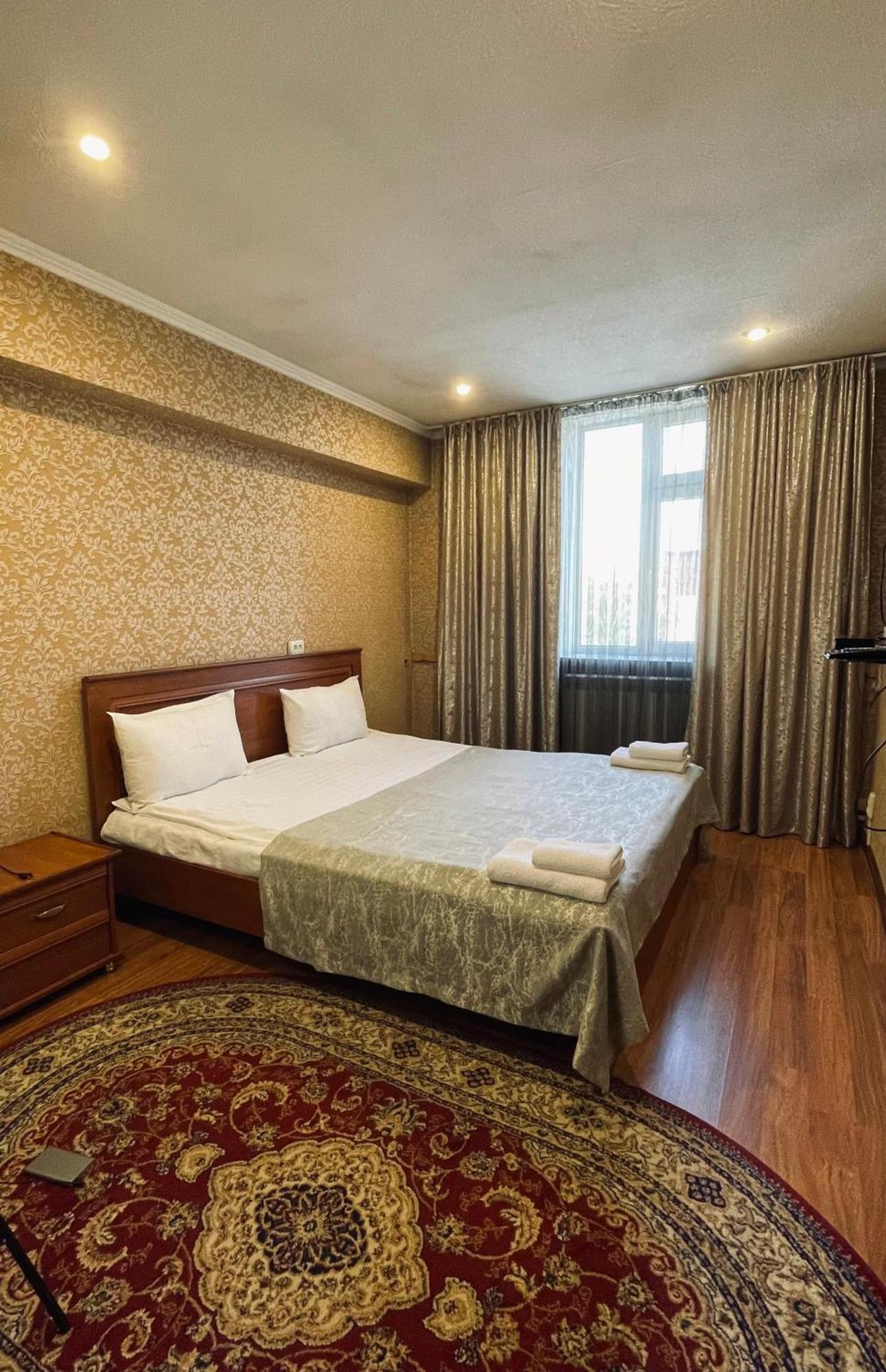Salam Hotel Ош Екстериор снимка