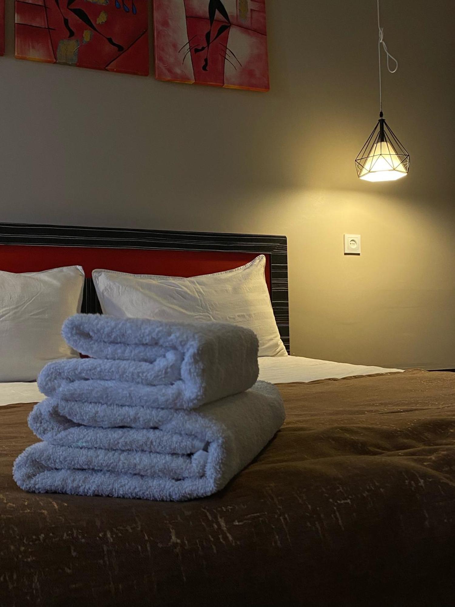 Salam Hotel Ош Екстериор снимка