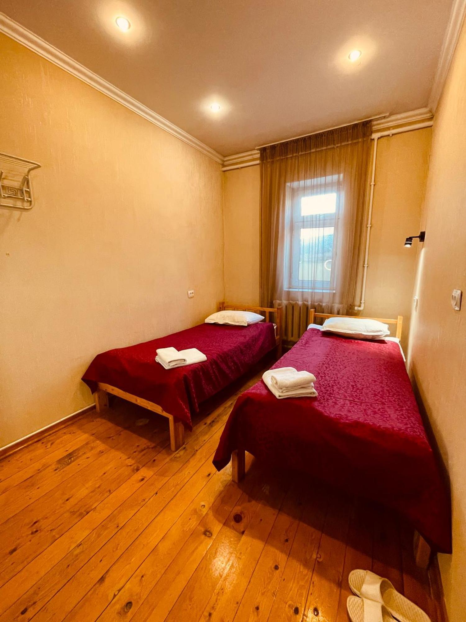 Salam Hotel Ош Екстериор снимка