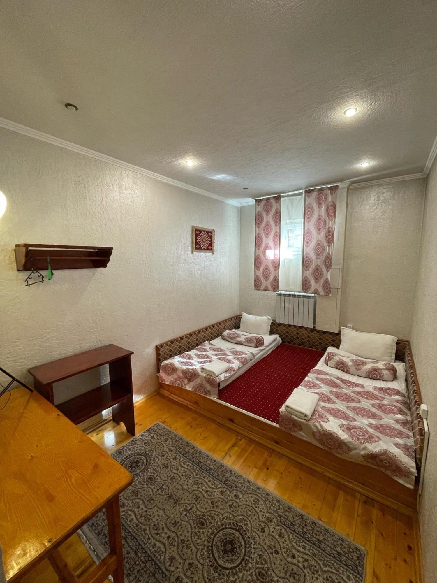 Salam Hotel Ош Екстериор снимка