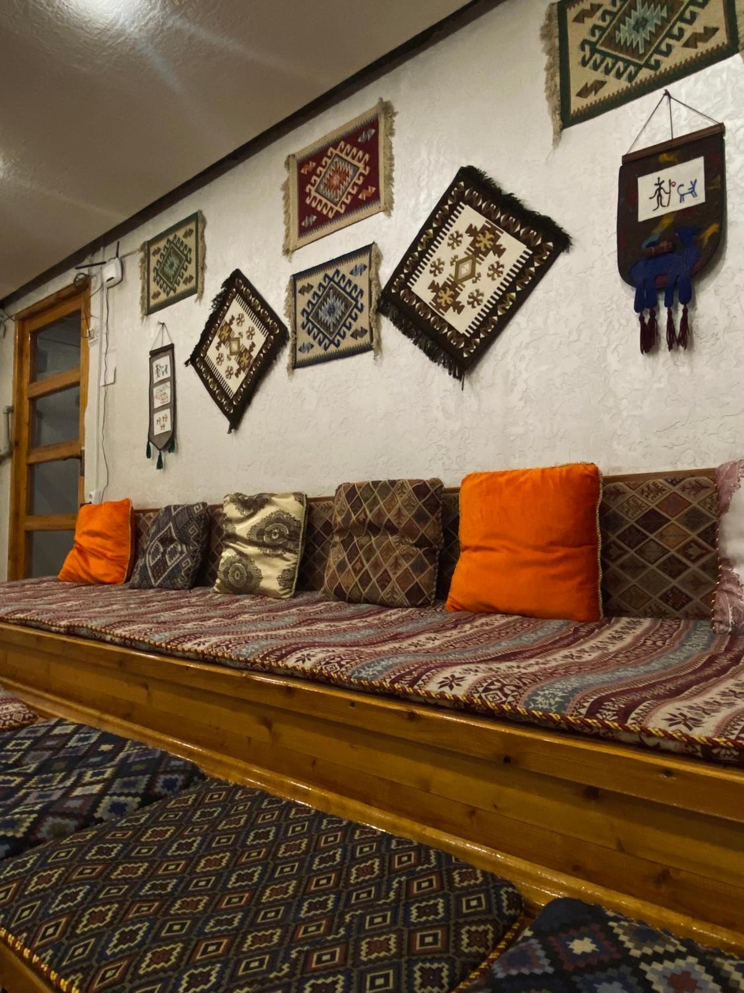 Salam Hotel Ош Екстериор снимка